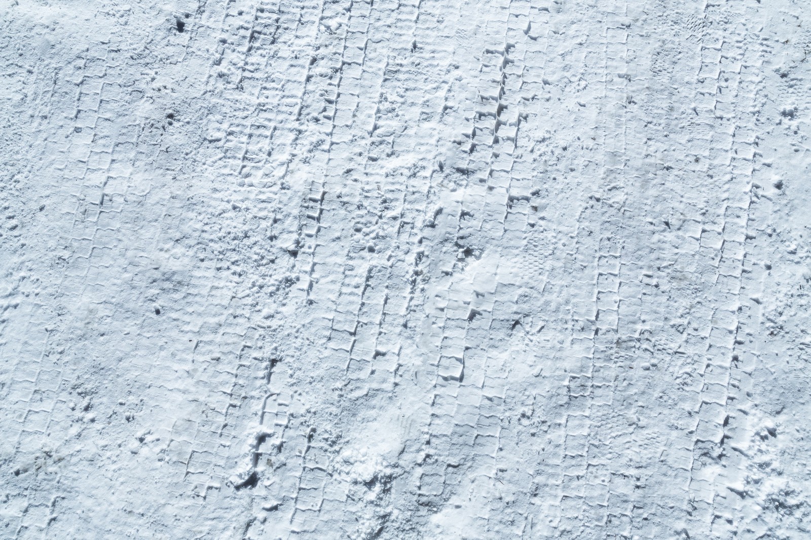 新型ワゴンRスティングレーの雪道走行は滑るって本当？滑りにくい走り方のコツはあるの?